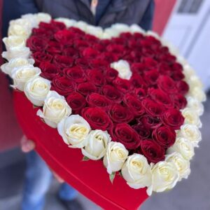 101 Красная и Белая Роза в Коробке Сердце
